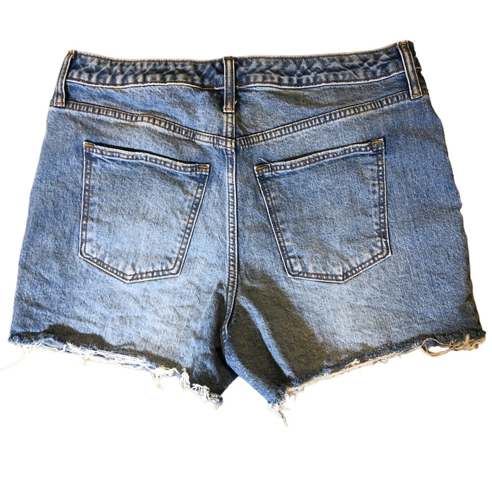 Universal Thread. Jean Shorts Women’s. Size 31 R - Picture 2 of 3